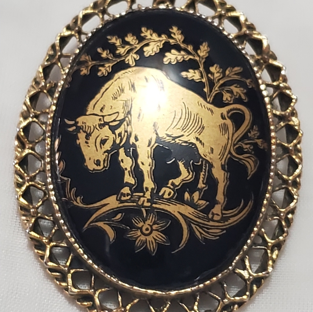 VTG Pakula Bull Taurus Cameo Pendant Brooch